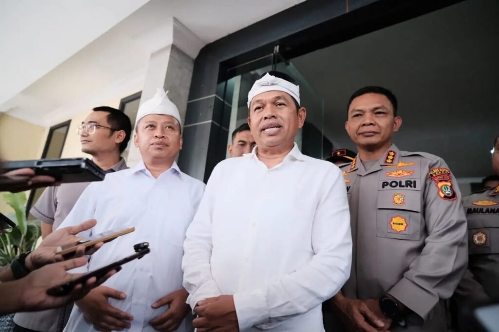 Foto Berita KDM Bersama Kapolres Dan Walikota Depok Berantas Premanisme