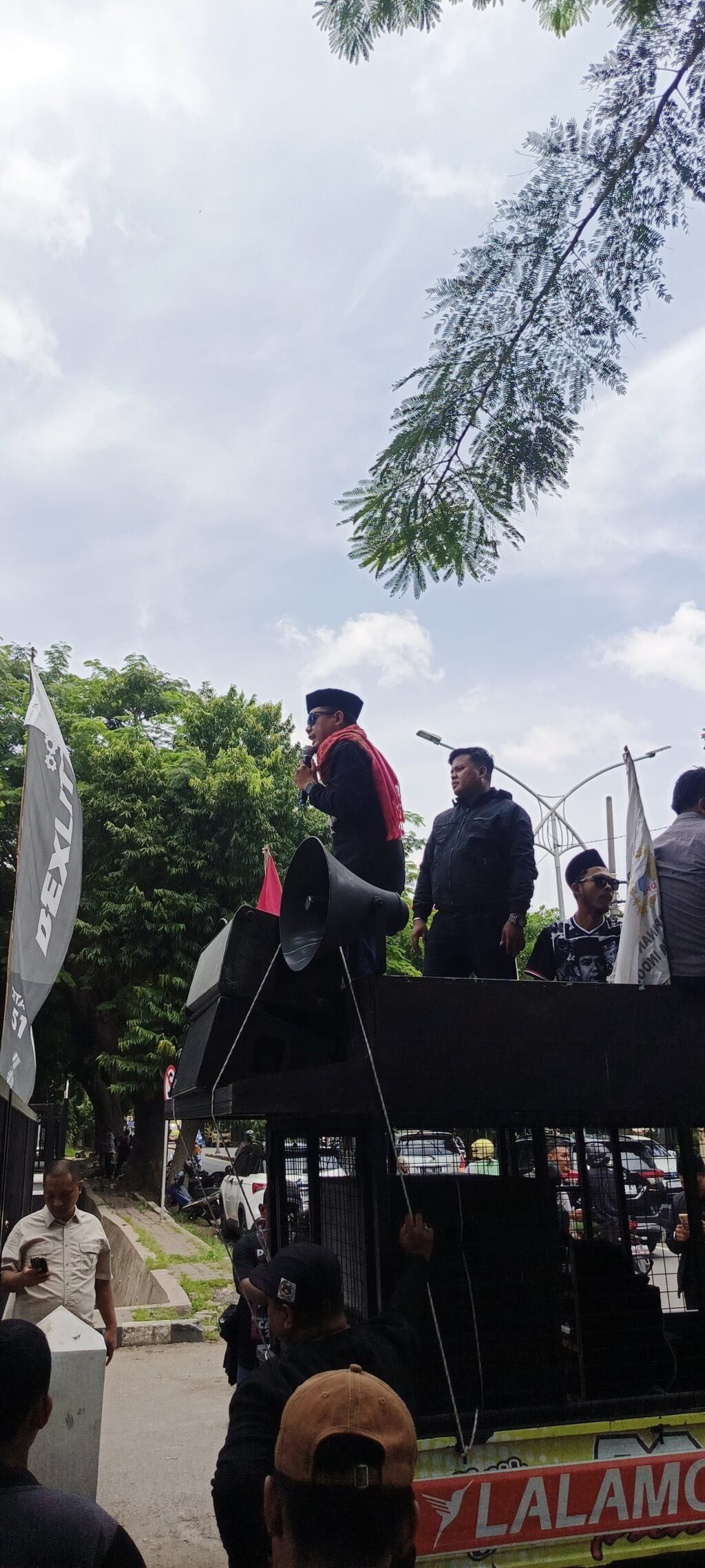 Foto Tittle Terkait Temuan Wakil Wali Kota Surabaya Di D'Fashion Textile & Tailor AMI Siap Gelar Aksi Demo