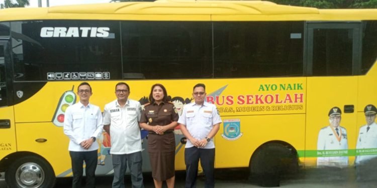 Cara Baru Kejari Tangsel Edukasi Hukum ke Pelajar Dengan ngamen Hukum di Bus Sekolah
