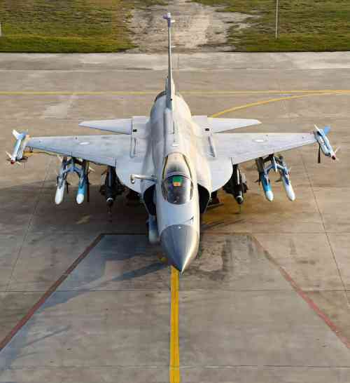 JF-17 Thunder Block III dengan PL-15E.
