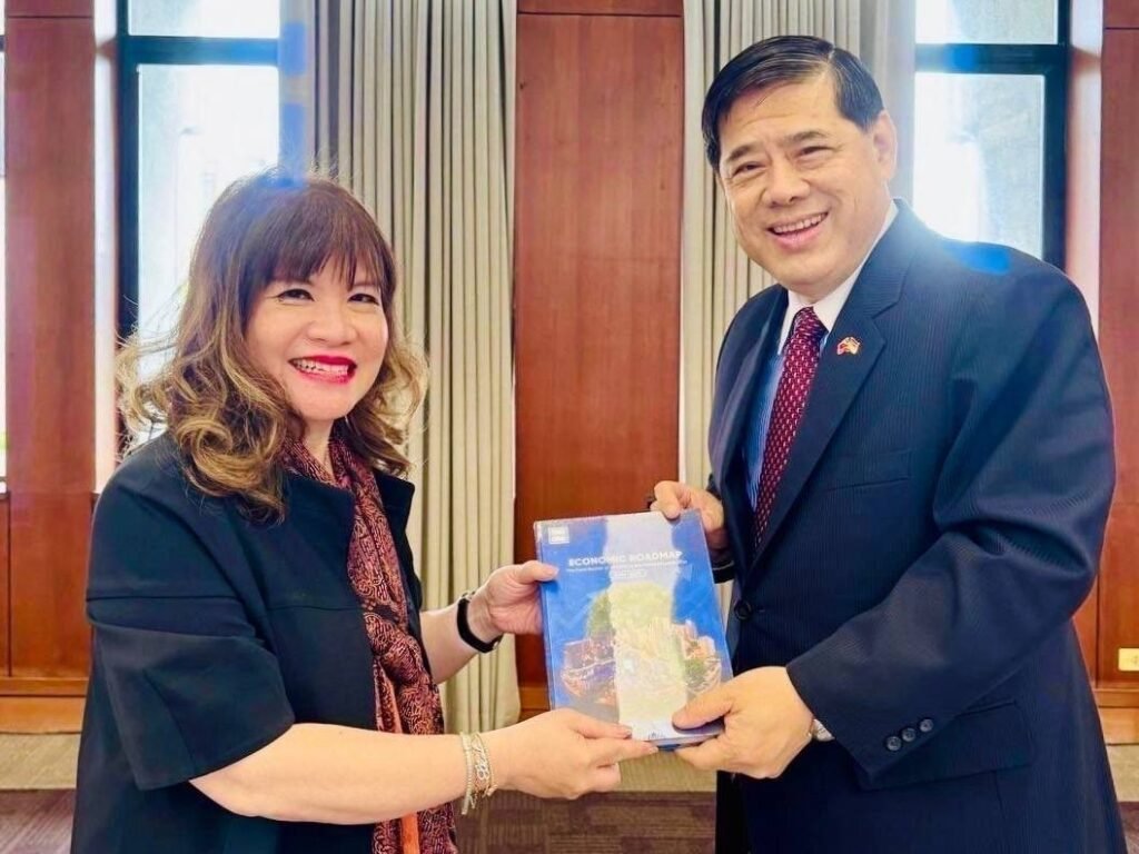Foto APINDO Chair Shinta Kamdani and Taiwan Deputy Foreign Minister Remus Chen. (MOFA photo)