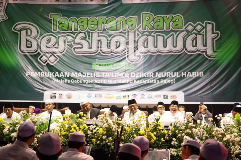 Gubernur Banten Andra Soni hadiri Tangerang Raya Bersholawat