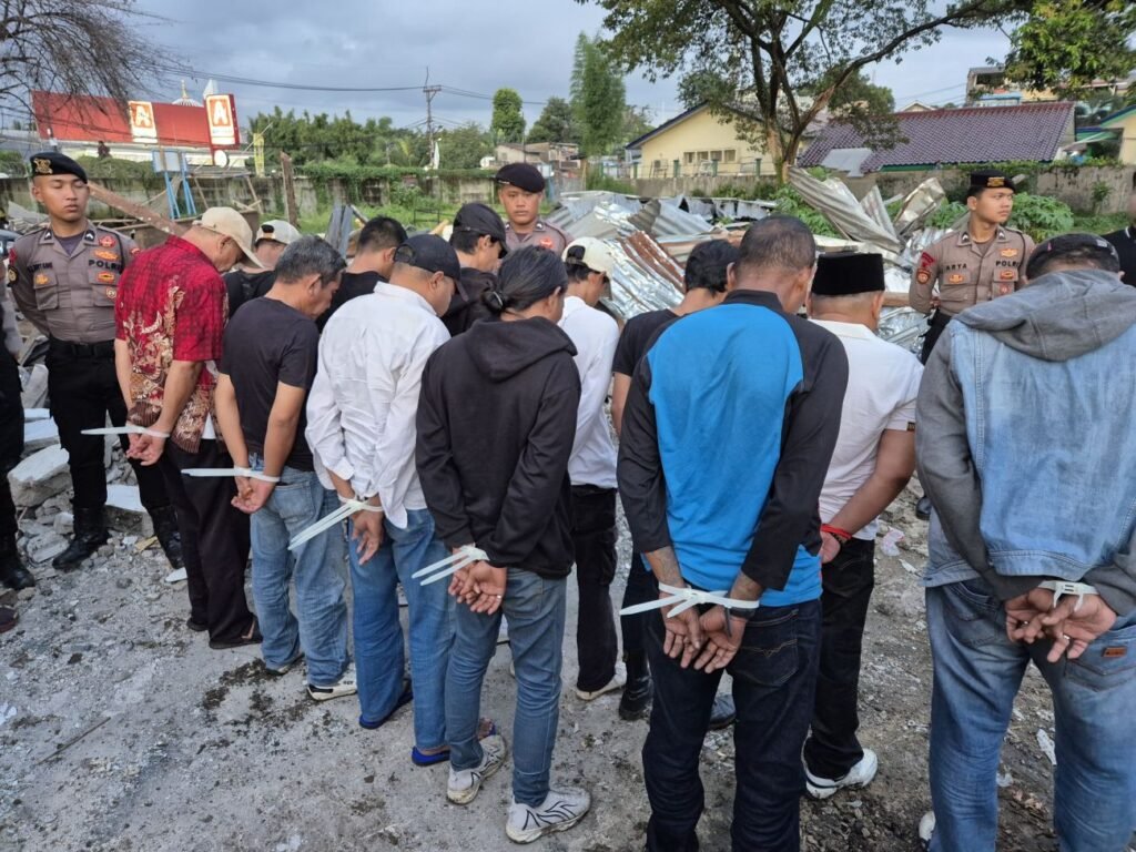 Ade Ary menerangkan 17 orang yang ditangkap itu juga dijaring dalam rangka Operasi Berantas Jaya atau operasi pemberantasan aksi premanisme.