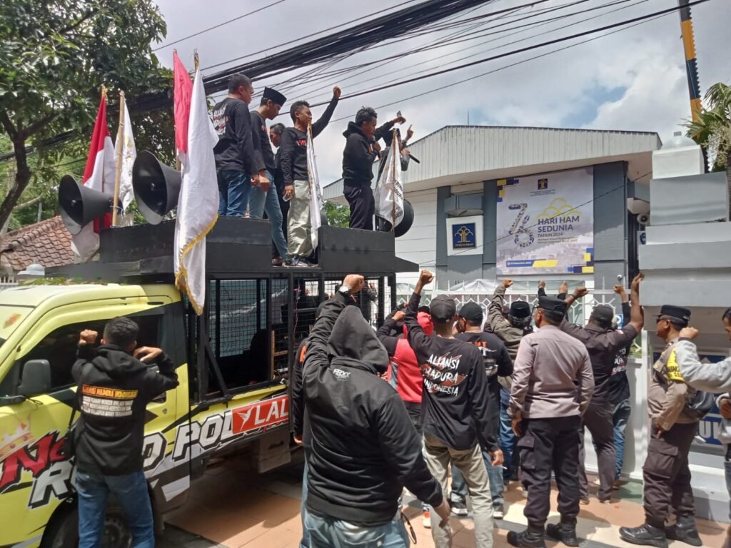 AMI akan lakukan demontrasi lebih besar lagi di depan Kanwil Ditjen PAS dan DPRD Surabaya