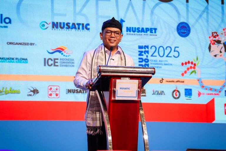 Gubernur Banten Andra Soni saat membuka Nusatic Nusapet 2025 di Indonesia Convention Exhibition (ICE) BSD, Kabupaten Tangerang, Jumat (18/6/2025). portalbmi.id