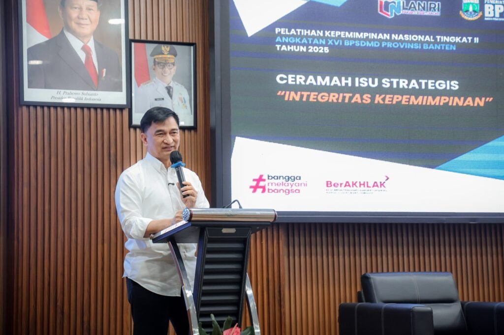 Wakil Gubernur Banten A Dimyati Natakusumah mengatakan, untuk menjadi seorang pemimpin harus cerdas, berakhlak, komunikatif, dan semangat atau proaktif.
