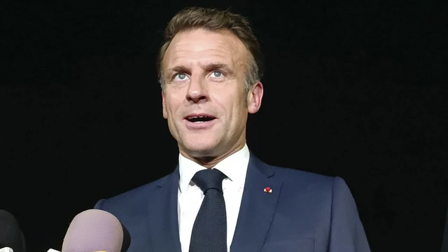 Presiden Prancis Emmanuel Macron di Lanud Halim Perdanakusuma, Selasa (27/5/2025). Foto: Zamachsyari/kumparan