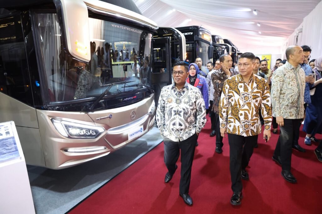 Gubernur Banten Andra Soni Di acara paembukaan pameran otomotif GIIAS 2025 Ice BSD kamis 24/7/2025.