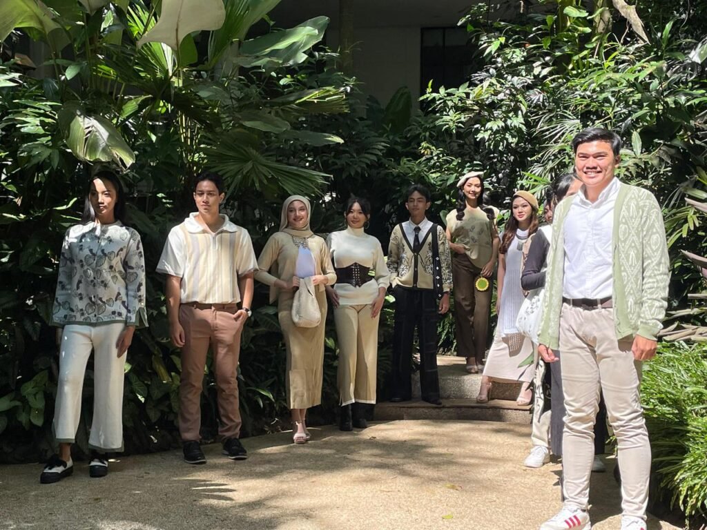 Fashion show inklusif mojang jajaka dan komunitas difabel angkat budaya Lokal Bandung (Foto: Pertamina)