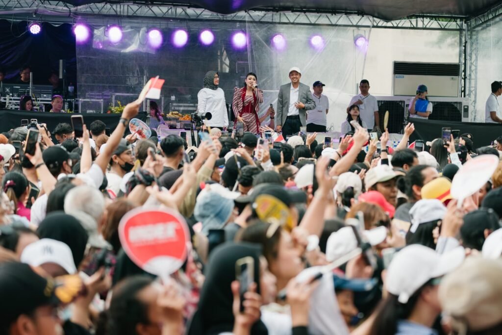 Lebih dari 11.000 PMI memadati New Taipei City Hall Plaza, Taiwan menyaksikan festival budaya Indonesia dengan tema Teman Seperjuangan PMI yang digelar oleh KDEI Taipei
