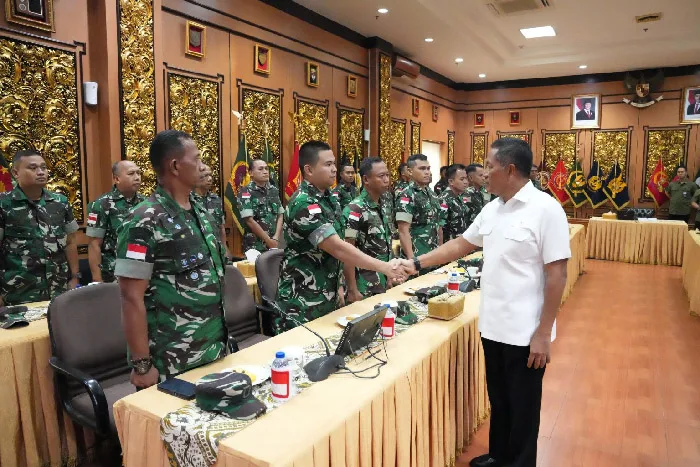 Pelepasan dipimpin Wamenhan RI Donny Ermawan Taufanto di Kementerian Pertahanan, Jakarta Pusat, pada Kamis (14/8/2025). (Foto: Dok. Kemhan RI)
