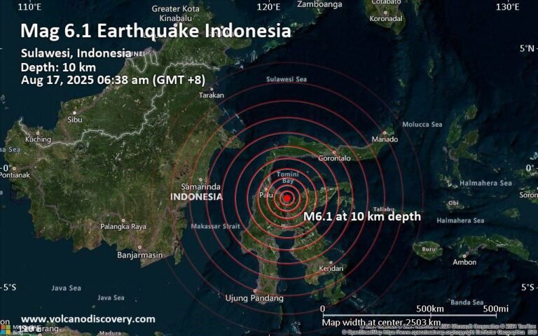 Gereja GKST Elim Masani (Poso Pesisir) pasca gempa pagi ini 6.0 SR, korban berjatuhan dan segera dilarikan ke Rumah Sakit.