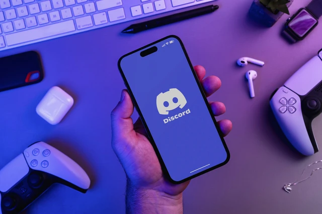 Ilustrasi Discord. Foto: Diego Thomazini/Shutterstock