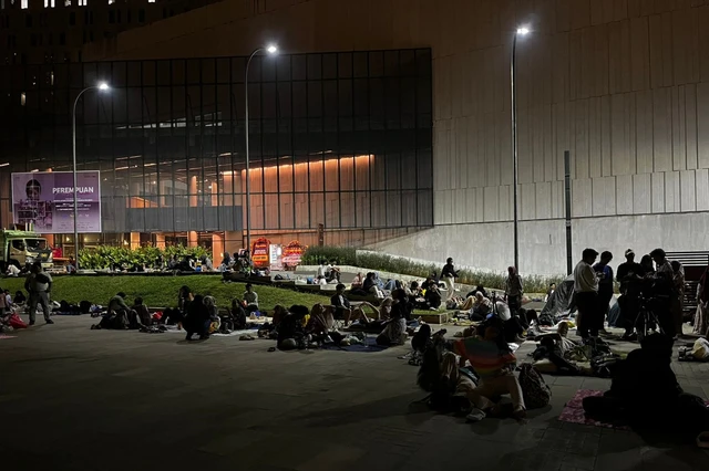 Suasana Piknik Malam Gerhana Bulan Total di Taman Ismail Marzuki, Jakarta Pusat, Minggu (7/9/2025). Foto: Rayyan Farhansyah/kumparan