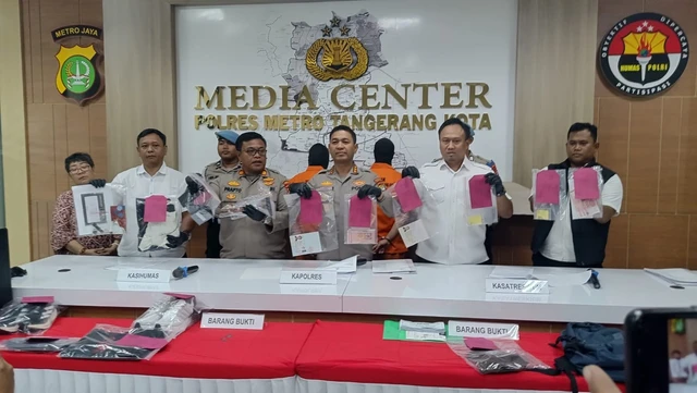 Dua warga negara asal China ditangkap Polres Metro Tangerang Kota usai melakukan pencurian di salah satu rumah kawasan Lippo Karawaci dok: Istimewa