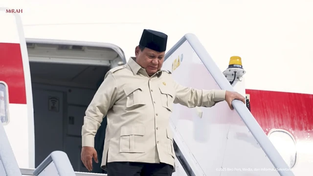 Presiden Prabowo Subianto tiba saat melakukan kunjungan kenegaraan di Bandara Kansai, Osaka, Jepang, Sabtu (20/9/2025). Foto: Youtube/Sekretariat Presiden