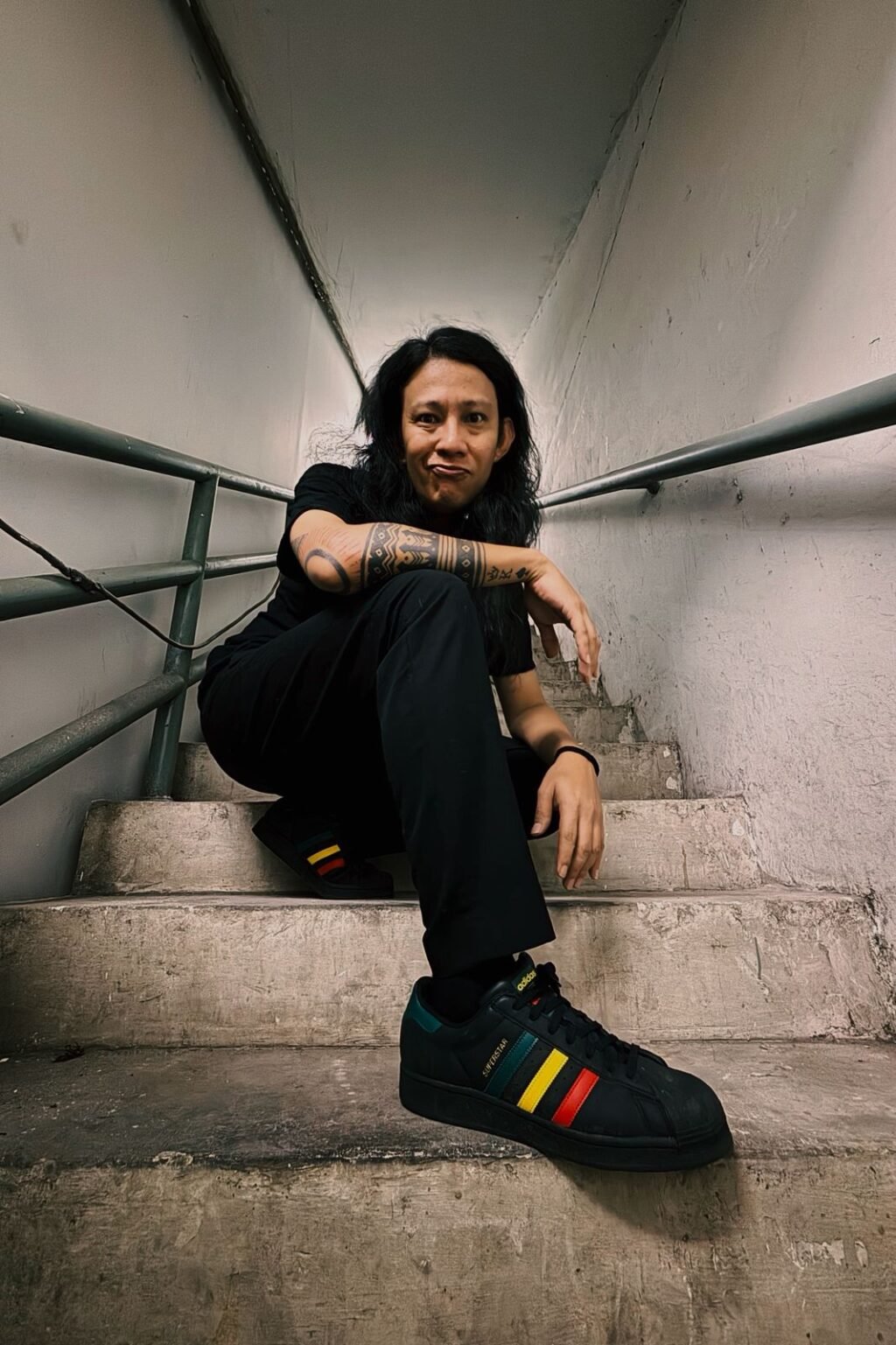 Musisi independen Abe Tobing resmi merilis single terbarunya yang berjudul “Sik Sik Sibatumanikam.”