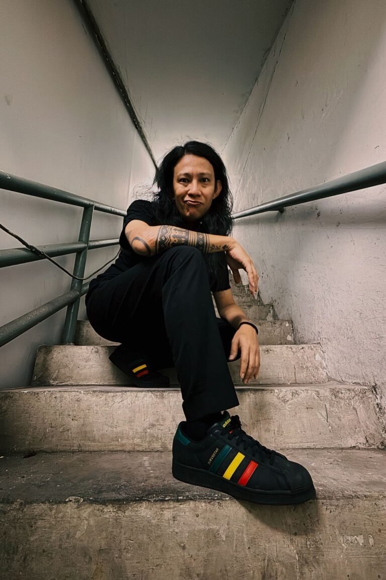 Musisi independen Abe Tobing resmi merilis single terbarunya yang berjudul “Sik Sik Sibatumanikam.”