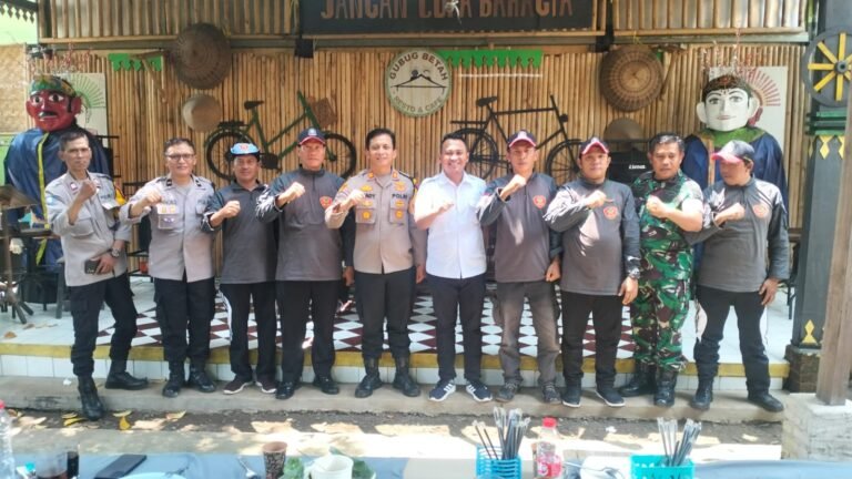 Kelurahan Bakti jaya mengadakan Pengukuhan Satlinmas pada hari Rabu tanggal 24 September 2025