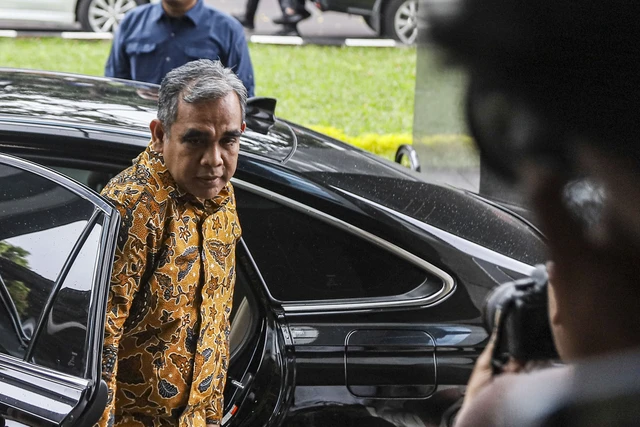 Ketua MPR RI Ahmad Muzani tiba di Kantor Badan Pemeriksa Keuangan (BPK) RI, Jakarta, Selasa (7/10/2025). Foto: Darryl Ramadhan/kumparan