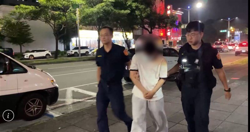 Seorang warga negara Indonesia ditangkap polisi pada Sabtu setelah gagal menyediakan tiket konser Blackpink di Kaohsiung. (Sumber Foto : Kepolisian)