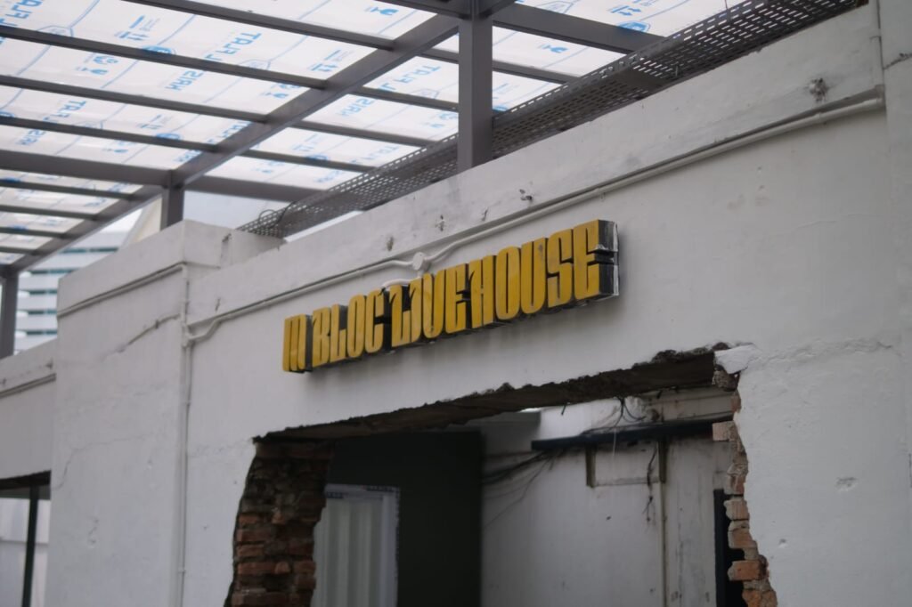 30fc8068-56c8-441e-a3f3-c541132d5356