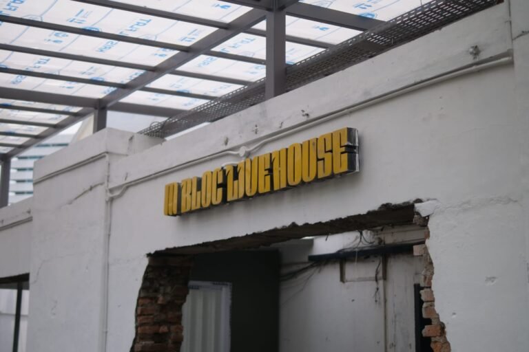 30fc8068-56c8-441e-a3f3-c541132d5356