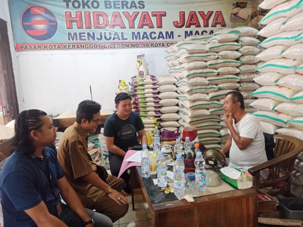 ‎Pemantauan tersebut dilakukan oleh Unit Tindak Pidana Tertentu (Tipidter) Polres Cilegon bersama tim Disperindag, pada Rabu (22/10/2025).