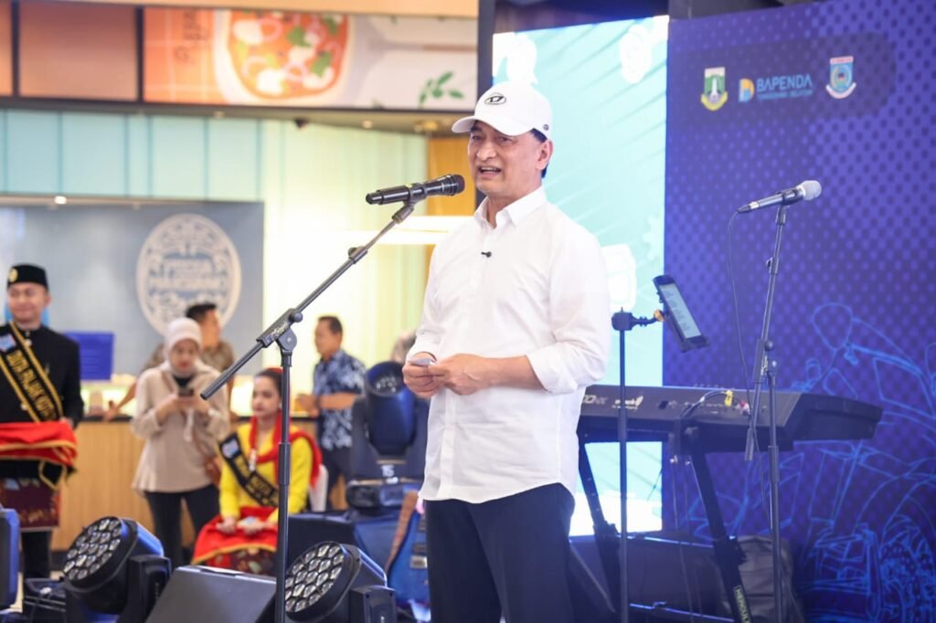 Dimyati Natakusumah di Bintaro Jaya Xchange Mall, Kota Tangerang Selatan, Jumat (10/10/2025).