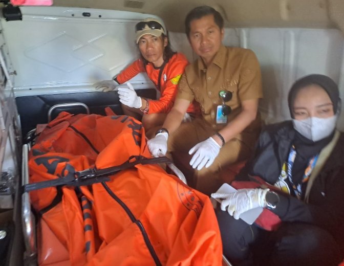 Seorang anak bernama Alfan Dias Ramadhan (7) dilaporkan terseret arus di saluran air Perumahan Pamulang Estate, Kelurahan Pamulang Timur, Kota Tangerang Selatan.