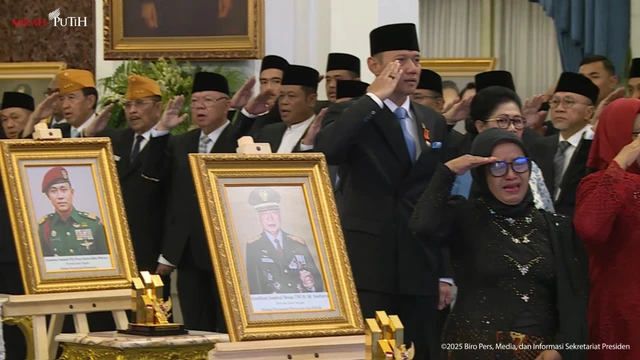 Suasana penganugerahan gelar Pahlawan Nasional 2025 di Istana Negara, Jakarta Pusat,Senin (10/11/2025).
Foto: Youtube/Sekretariat Presiden