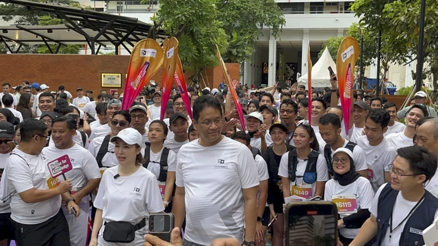 Menteri Keuangan Purbaya Yudhi Sadewa saat acara Fun Run For Good Journalism 2025 yang diselenggarakan Forum Pemred di Universitas Atmajaya Jakarta, Minggu (16/11/2025). Foto: Dok. Istimewa