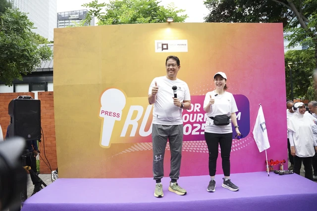 Menteri Keuangan Purbaya Yudhi Sadewa saat acara Fun Run For Good Journalism 2025 yang diselenggarakan Forum Pemred di Universitas Atmajaya Jakarta, Minggu (16/11/2025). Foto: Dok. Istimewa