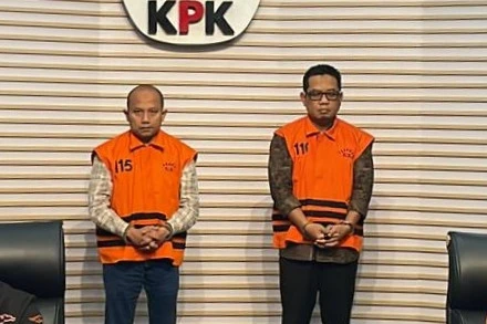 Konferensi pers penahanan tersangka kasus dugaan korupsi proyek fiktif di PT Pembangunan Perumahan (PP) di Gedung Merah Putih KPK, Jakarta, Selasa (25/11/2025). Foto: Fadhil Pramudya/kumparan