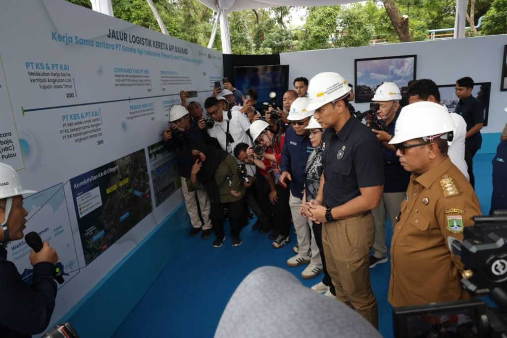  Menteri Koordinator Bidang Infrastruktur dan Pembangunan Kewilayahan (Menko IPK), Agus Harimurti Yudhoyono (AHY).