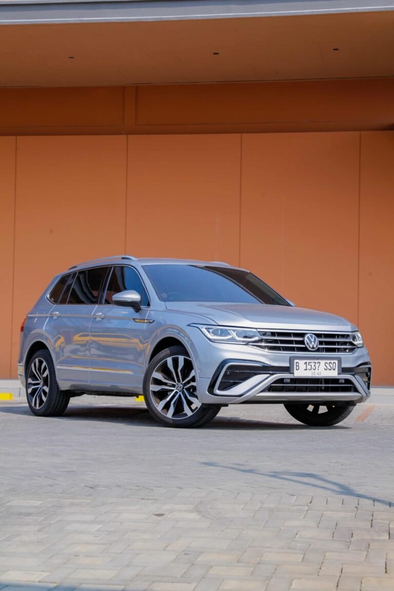 Volkswagen Tiguan Allspace hadir sebagai SUV keluarga yang memadukan performa dan kenyamanan maksimal. PORTALBMI.ID