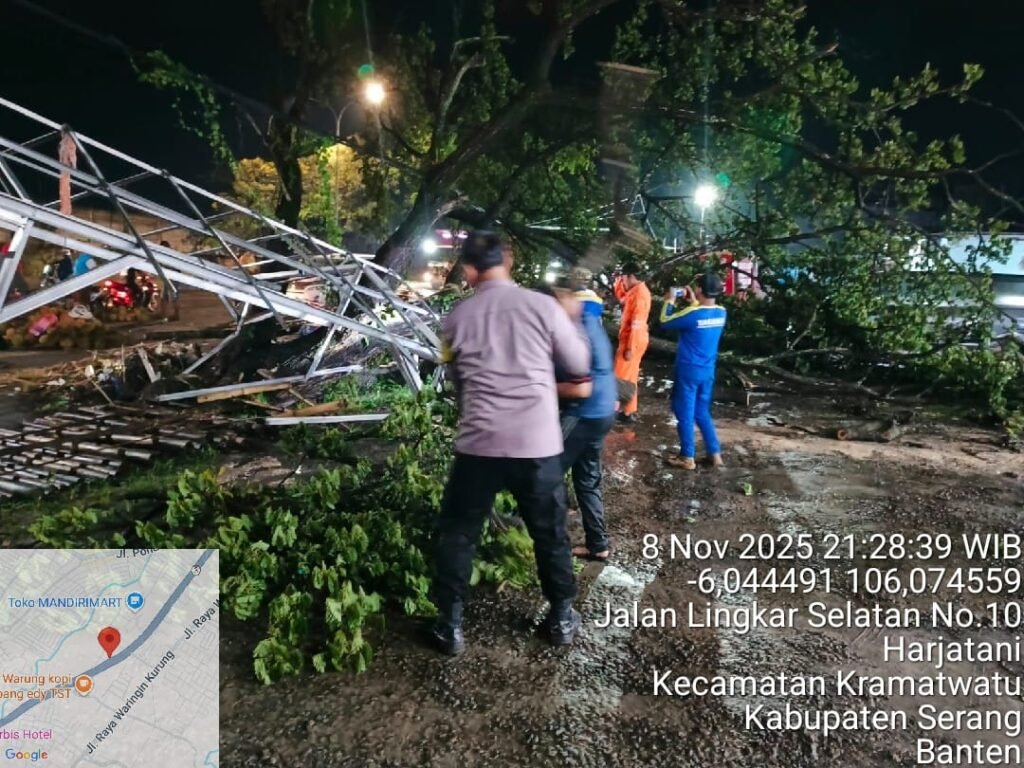 Polsek Cibeber segera menuju lokasi dan berkoordinasi dengan Badan Penanggulangan Bencana Daerah (BPBD) serta Taruna Siaga Bencana (Tagana) Kota Cilegon . FOTO; BUDI/PORTALBMI.ID