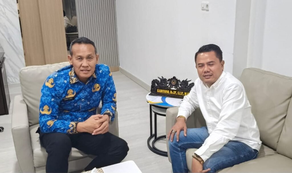 Kakanwil DirjenPas Jatim, Kadiyono bersama Ketua Umum DPP AMI Baihaki Akbar. FOTO : PORTALBMI.ID