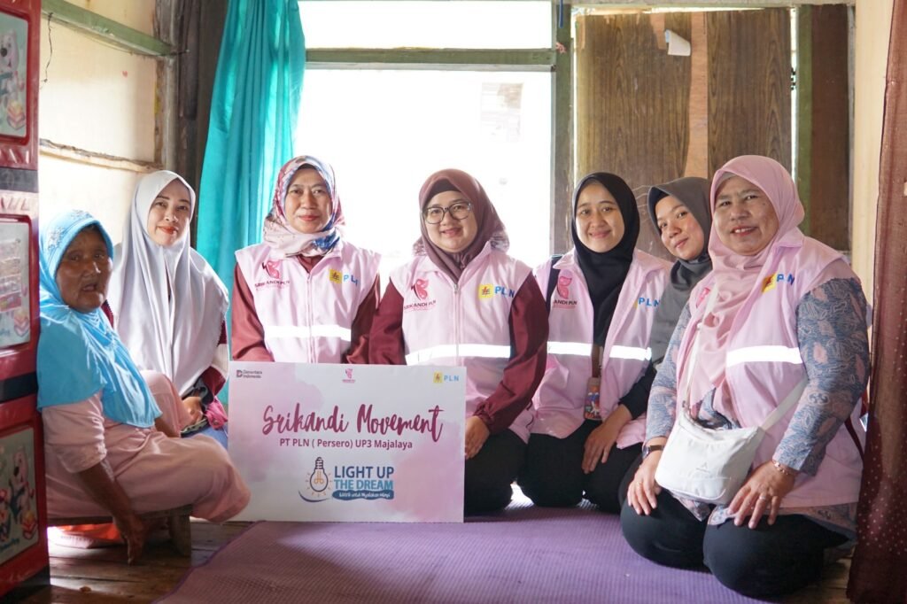 Srikandi PLN UP3 Majalaya kembali menunjukkan komitmennya dalam menghadirkan listrik untuk Rakyat melalui program Light Up The Dream. FOTO : PORTALBMI.ID