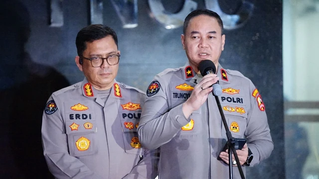 Karopenmas Divisi Humas Polri Brigjen Pol. Trunoyudo Wisnu Andiko (kanan). Foto: Dok. Mabes Polri