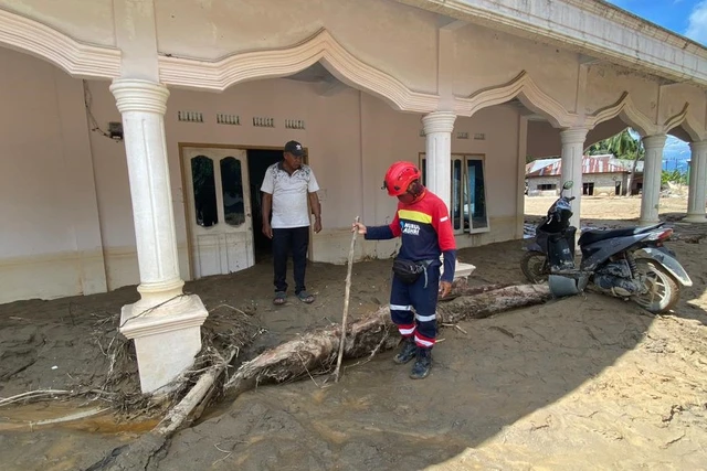 Kondisi usai banjir bandang di Kecamatan Batang Boru dan Kecamatan Muara Batang Baru, Tapanuli Selatan, Sumut, Senin (1/12/2025). Foto: Dok. Masjid Nurul Ashri Sleman
