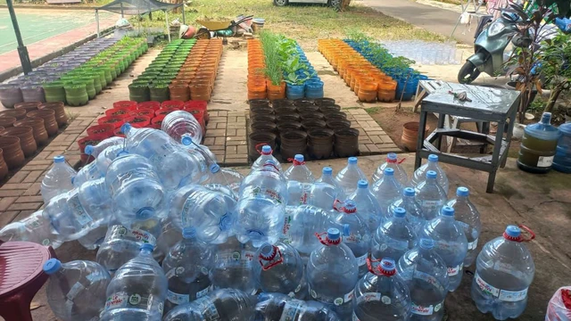 Pengelolaan sampah di RT 04/RW 09, Kelurahan Bakti Jaya, Kecamatan Setu, Kota Tangerang Selatan. Foto: Deni02-PBMI