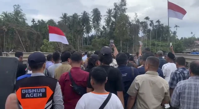 Jembatan Teupin Reudeup terhubung kembali. Jembatan ini membuka kembali akses Aceh Tenggara ke Gayo Lues. Begitu juga akses Banda Aceh ke Aceh Tengah via Beutong Ateuh Kabupaten Nagan Raya. Foto: Dok. Bakom RI