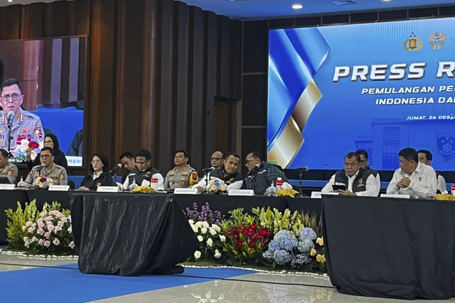 Konferensi Pers Pemulangan 9 WNI dari Kamboja di Mabes Polri, Jakarta Selatan, Jumat (26/12/2025). Foto: Rayyan Farhansyah/kumparan