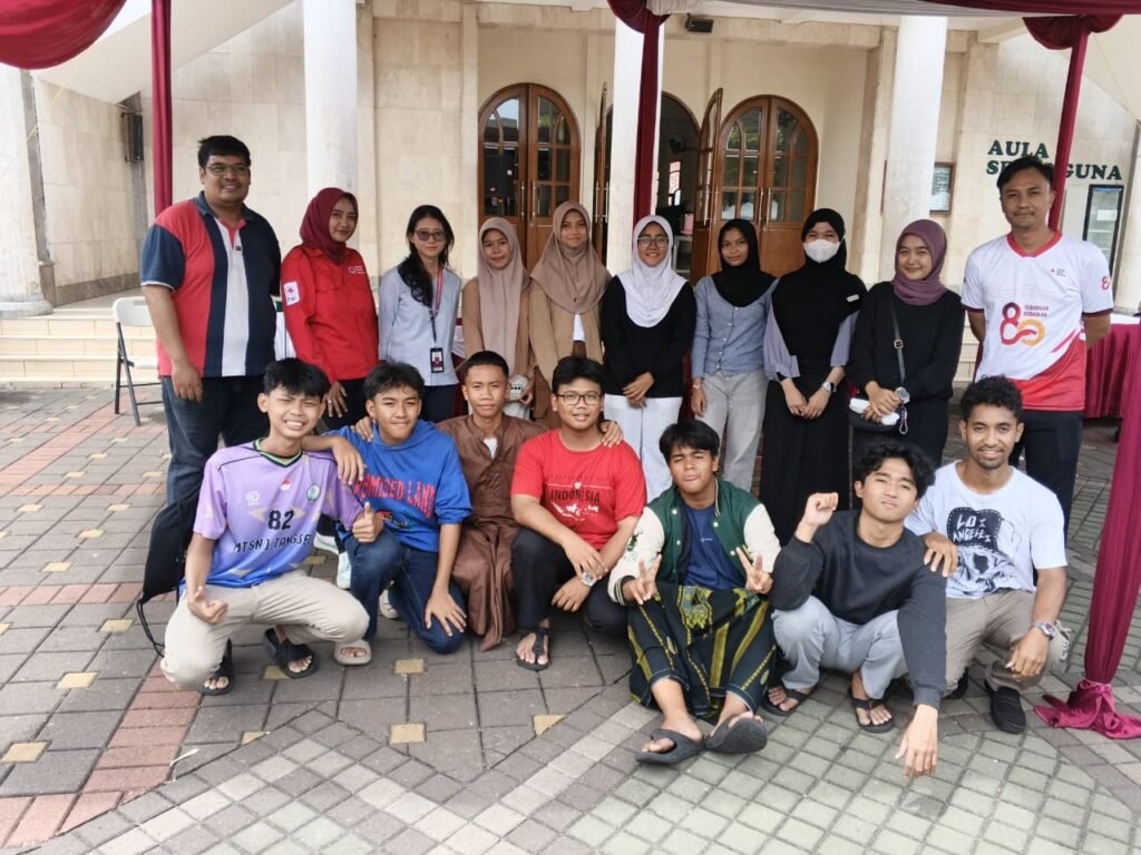 Masjid Al Hidayah Pamulang Permai I bekerja sama dengan Palang Merah Indonesia (PMI) Kota Tangerang Selatan. Minggu (14/12/2025). FOTO: Henny06-PBMI)