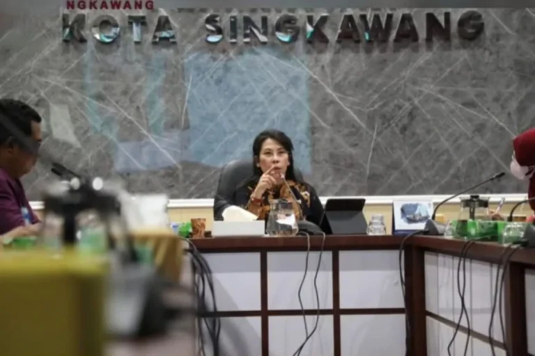 Melalui Detail Engineering Design (DED) dan master plan pengembangan TPA Wonosari yang dipimpin Wali Kota Singkawang, Tjhai Chui Mie, di Ruang Rapat Wali Kota, Jumat (12/12).