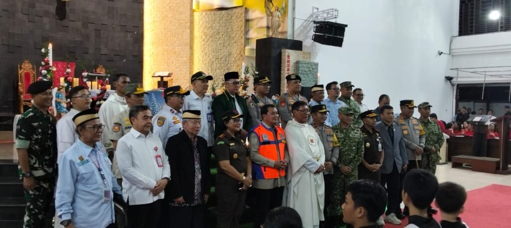 Kegiatan pengamanan dan Monitor kegiatan Natal di wilayah Sub Kogartap 0510/Tigaraksa . FOTO : portalbmi.id