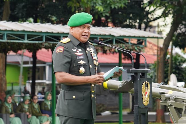 Wakasad Letnan Jenderal TNI Muhammad Saleh Mustafa saat memimpin upacara peringatan ke-80 Hari Juang TNI Angkatan Darat di Lapangan Brigif Mekanis 1/Jaya Sakti, Kalisari, Jakarta Timur.