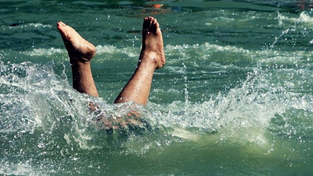 Ilustrasi Tenggelam Foto: Iqbal Firdaus/kumparan