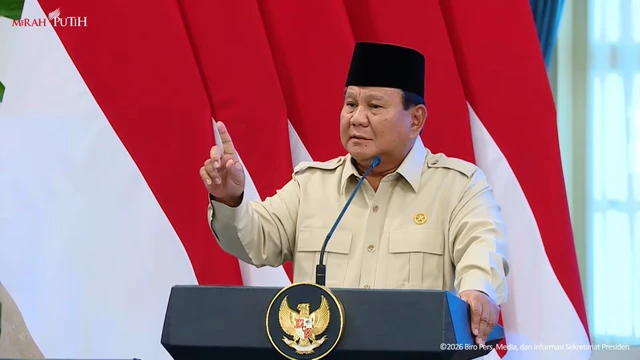 Presiden Prabowo usai memberikan penghargaan kepada atlet SEA Games Ke-33 Thailand di Istana Negara, Kamis (8/1/2025). Foto: YouTube/ Sekretariat Presiden